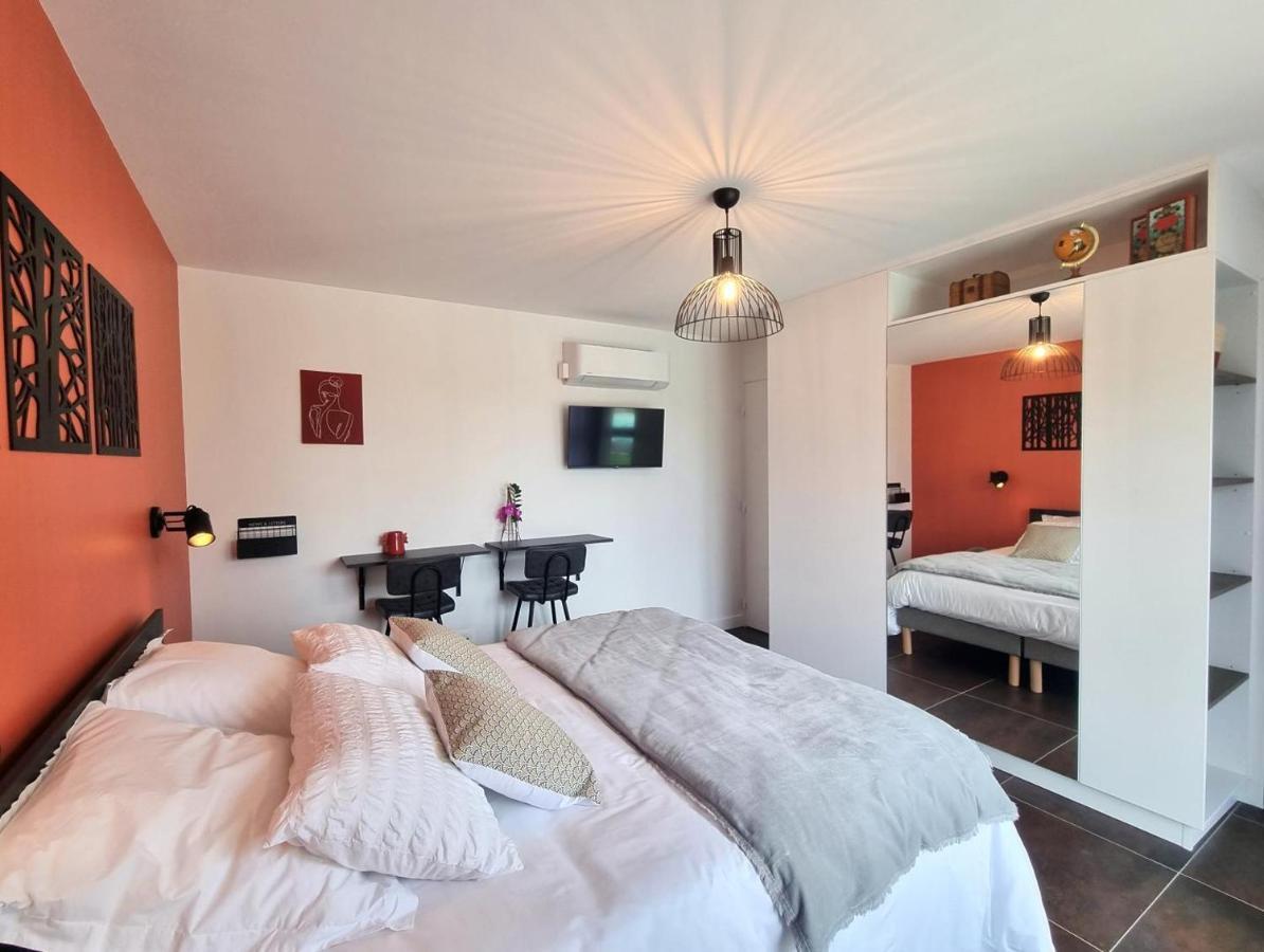 Boisset-lès-Montrond La Cle Des Chaumes B&B 외부 사진
