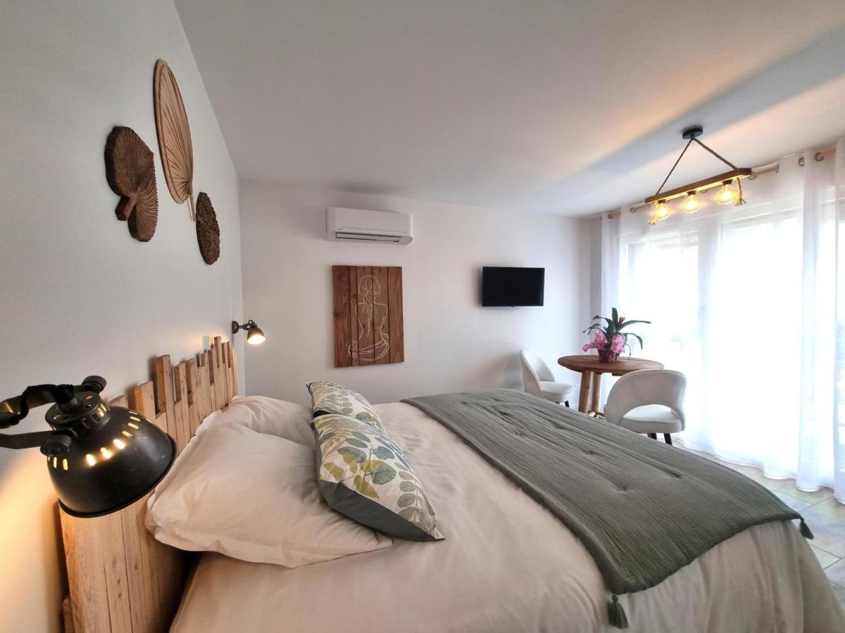 Boisset-lès-Montrond La Cle Des Chaumes B&B 외부 사진