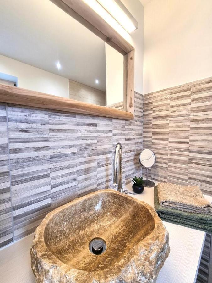 Boisset-lès-Montrond La Cle Des Chaumes B&B 외부 사진