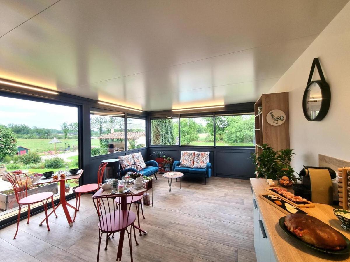 Boisset-lès-Montrond La Cle Des Chaumes B&B 외부 사진
