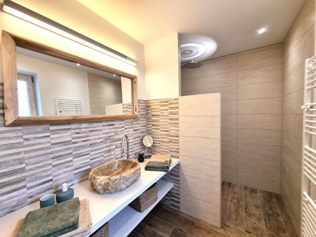 Boisset-lès-Montrond La Cle Des Chaumes B&B 외부 사진